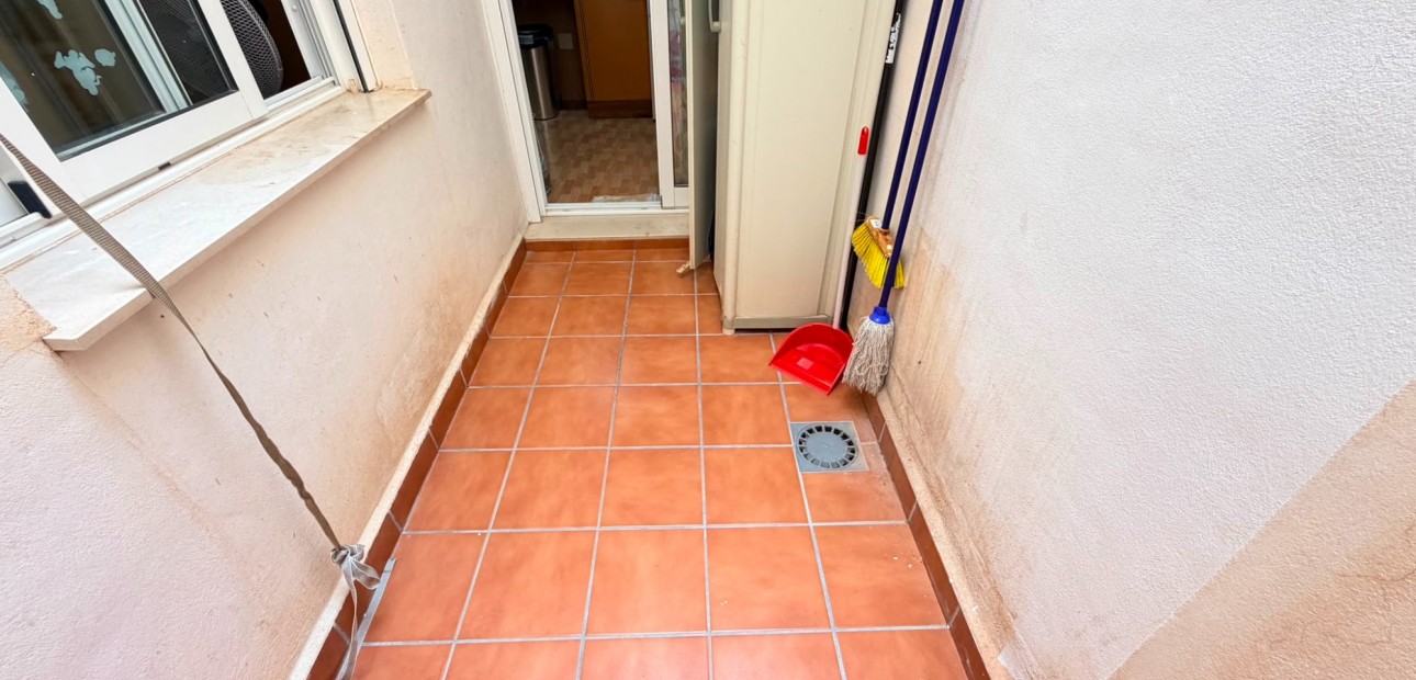 Venta - Apartamento / piso -
Los Montesinos