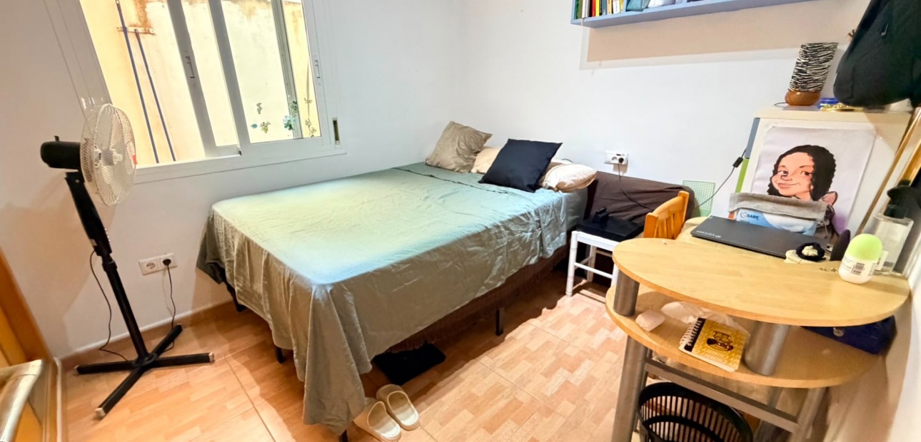 Venta - Apartamento / piso -
Los Montesinos