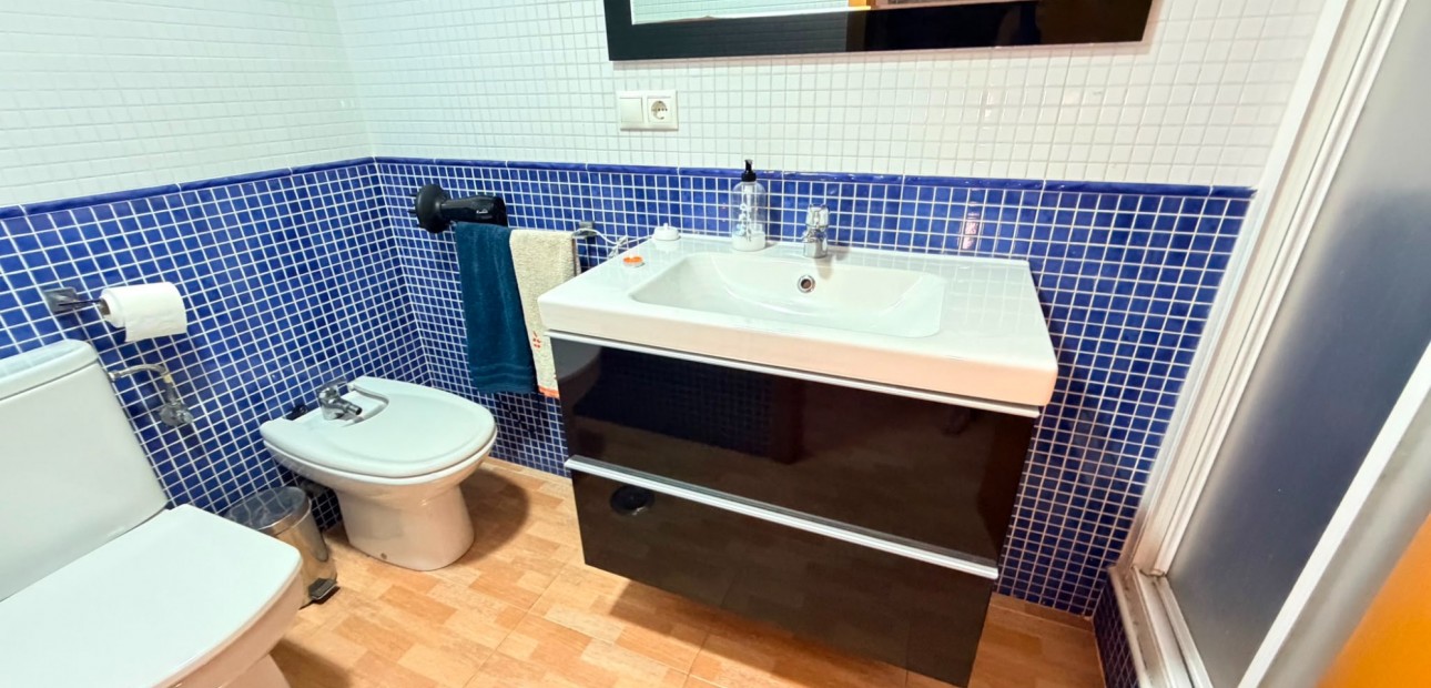 Venta - Apartamento / piso -
Los Montesinos