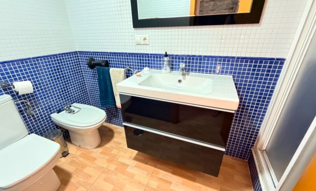 Venta - Apartamento / piso -
Los Montesinos