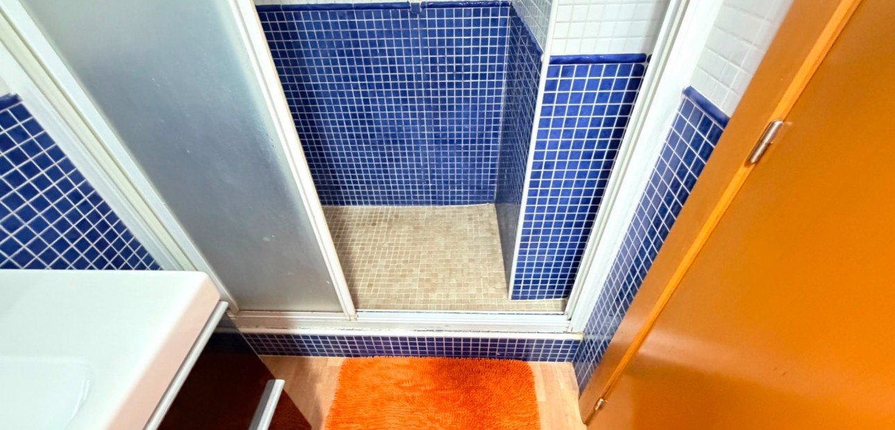 Venta - Apartamento / piso -
Los Montesinos