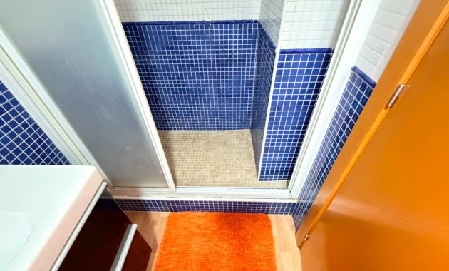 Venta - Apartamento / piso -
Los Montesinos