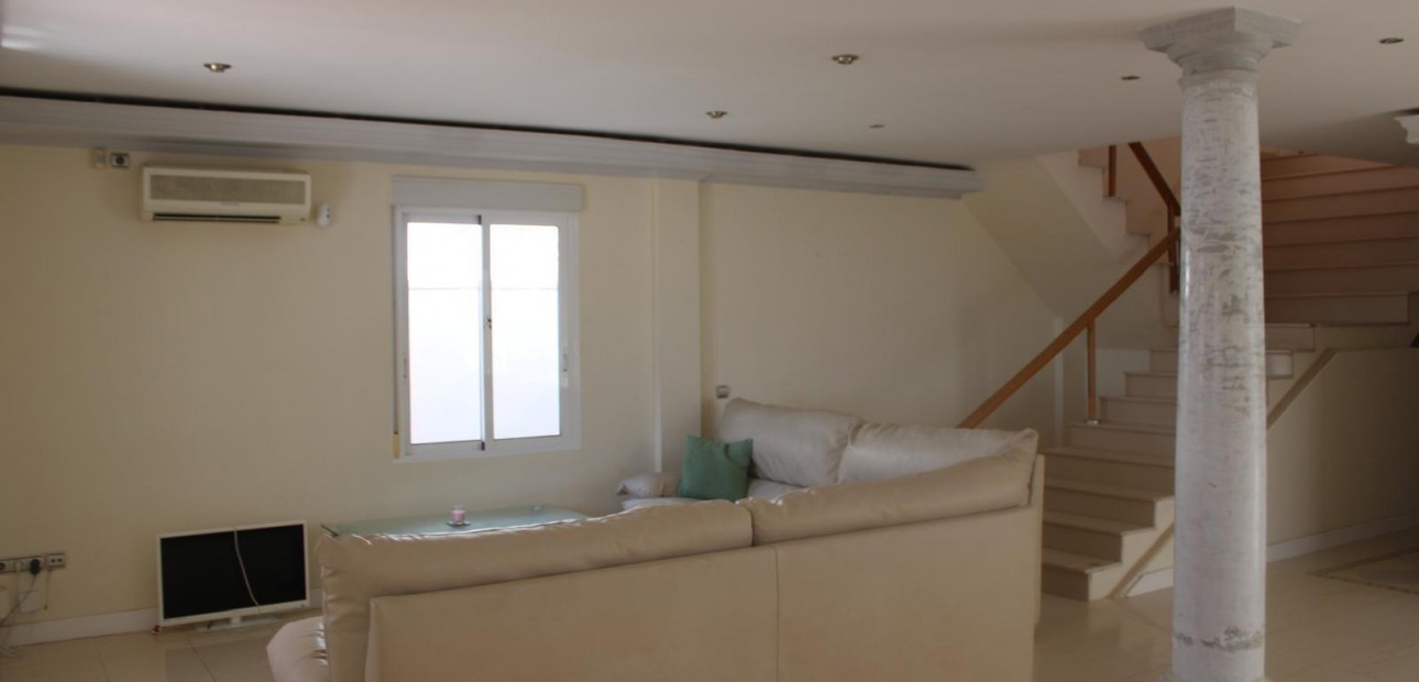 Venta - Villa -
Jacarilla - Comunidad valenciana
