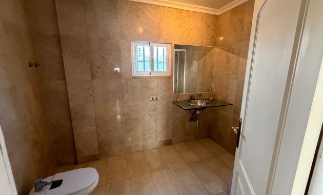 Venta - Villa -
Jacarilla - Comunidad valenciana