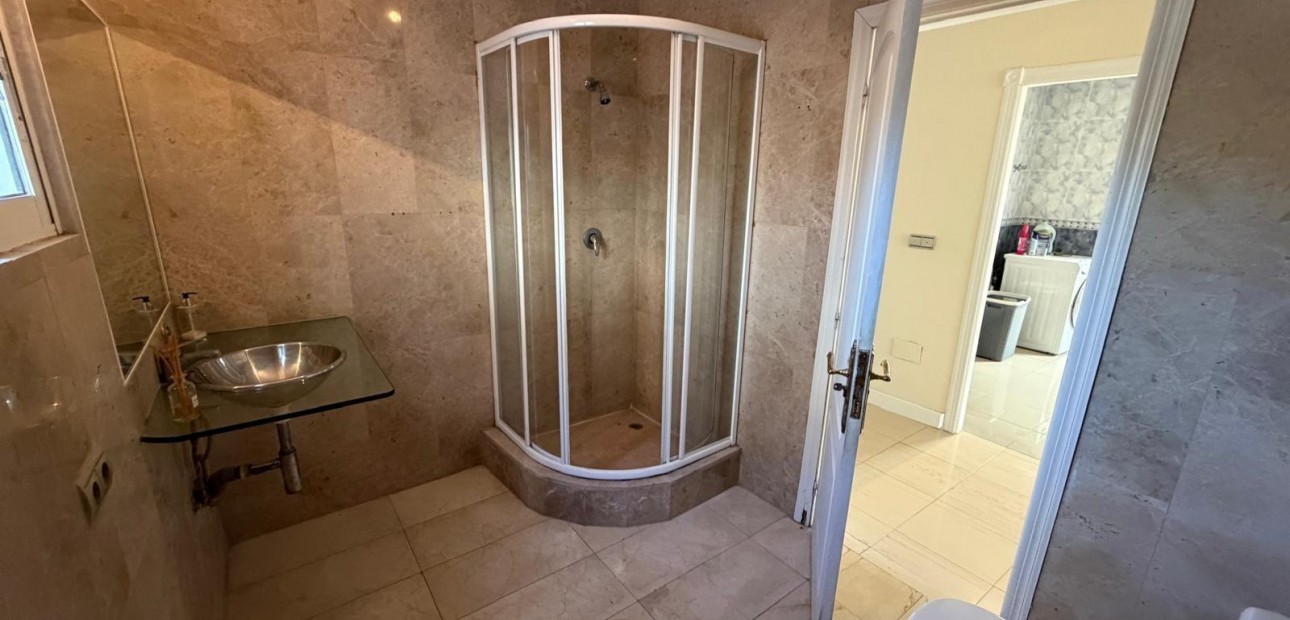 Venta - Villa -
Jacarilla - Comunidad valenciana