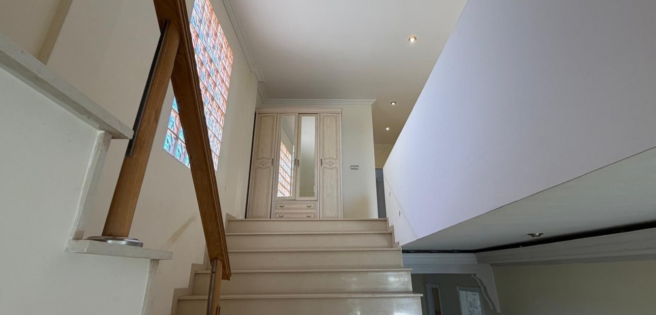 Venta - Villa -
Jacarilla - Comunidad valenciana