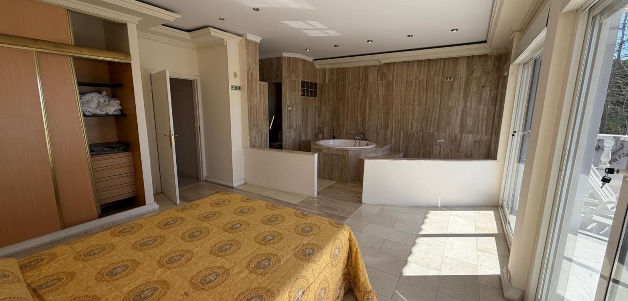 Venta - Villa -
Jacarilla - Comunidad valenciana