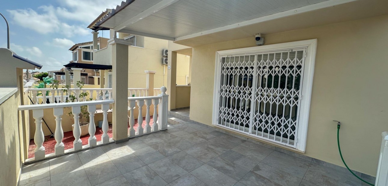 Venta - Apartamento / piso -
Orihuela Costa - Las Filipinas