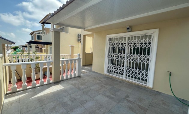 Venta - Apartamento / piso -
Orihuela Costa - Las Filipinas