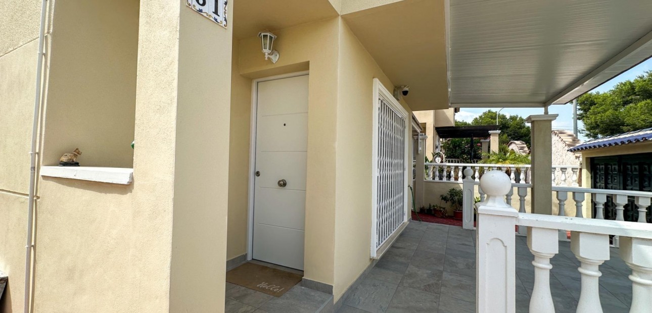 Venta - Apartamento / piso -
Orihuela Costa - Las Filipinas