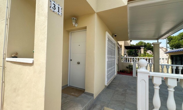 Venta - Apartamento / piso -
Orihuela Costa - Las Filipinas