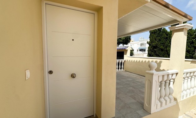 Venta - Apartamento / piso -
Orihuela Costa - Las Filipinas