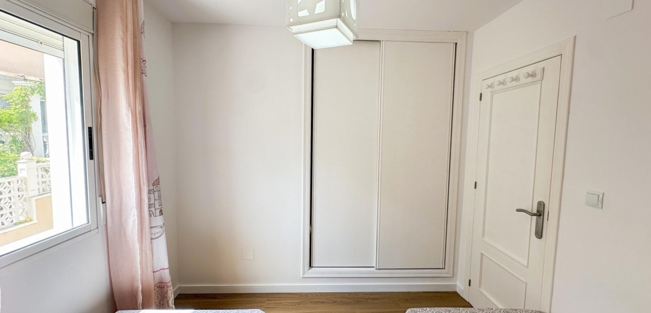 Venta - Apartamento / piso -
Orihuela Costa - Las Filipinas