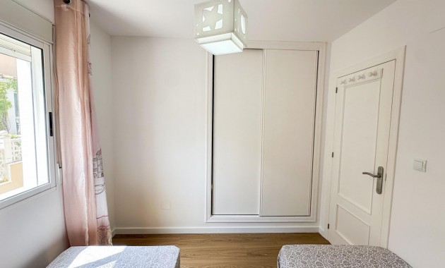 Venta - Apartamento / piso -
Orihuela Costa - Las Filipinas