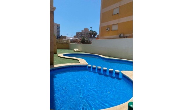 Venta - Apartamento / piso -
Torrevieja - Playa del cura