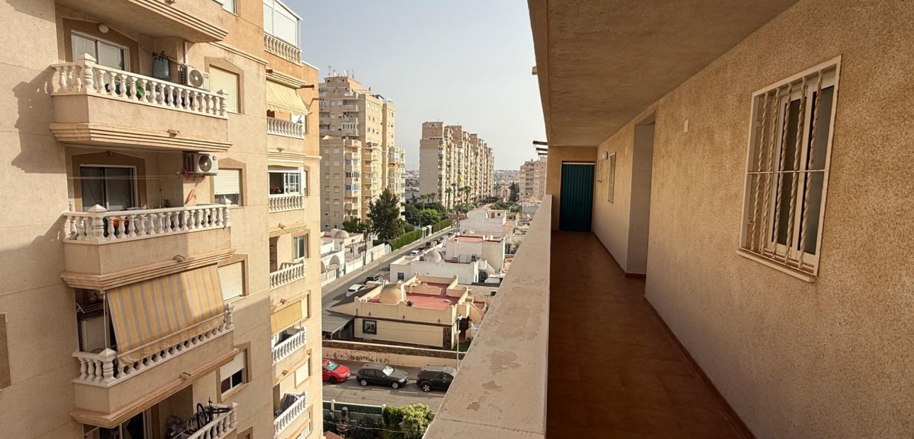 Venta - Apartamento / piso -
Torrevieja - Playa del cura