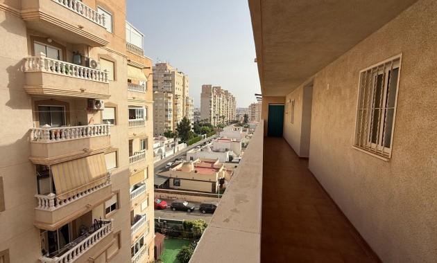 Venta - Apartamento / piso -
Torrevieja - Playa del cura