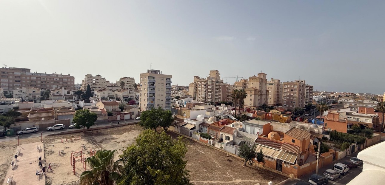 Venta - Apartamento / piso -
Torrevieja - Playa del cura