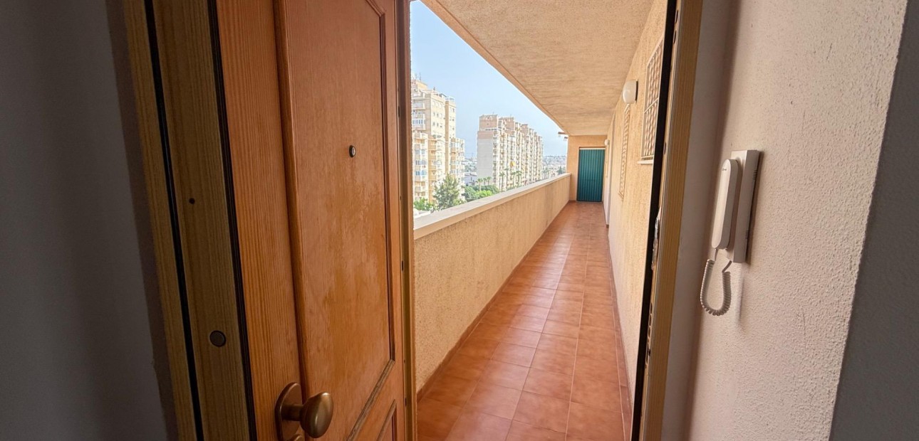 Venta - Apartamento / piso -
Torrevieja - Playa del cura