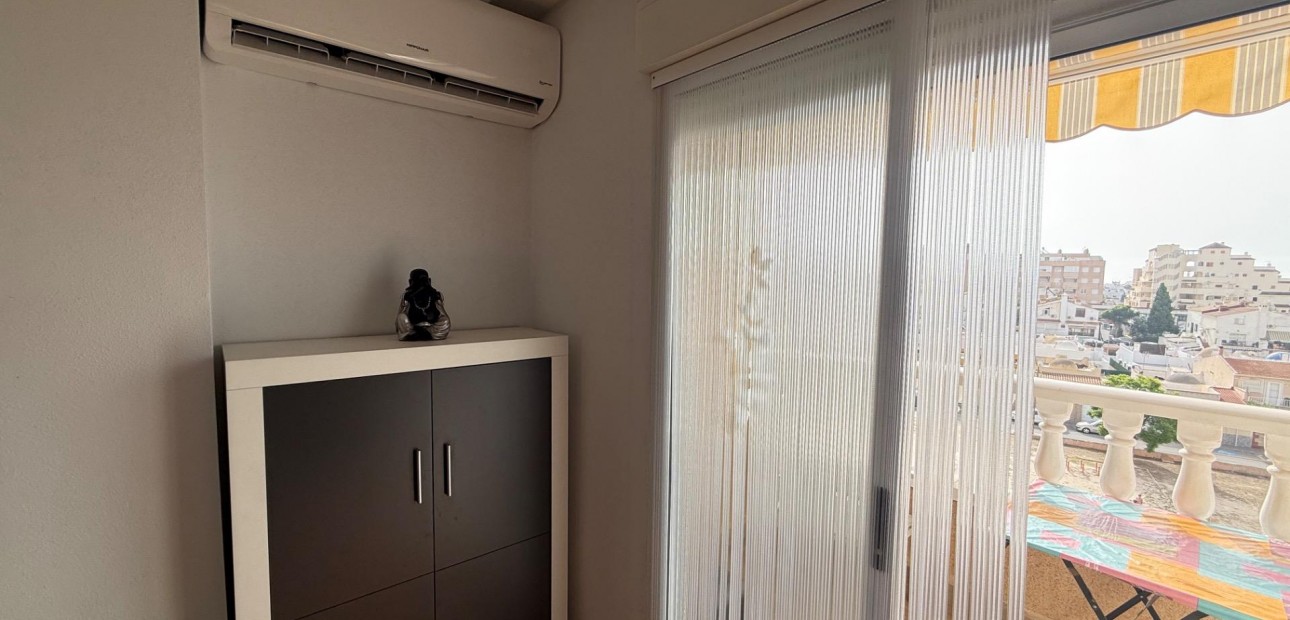 Venta - Apartamento / piso -
Torrevieja - Playa del cura