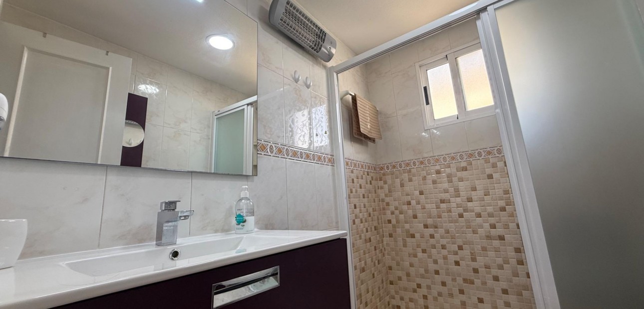 Venta - Apartamento / piso -
Torrevieja - Playa del cura