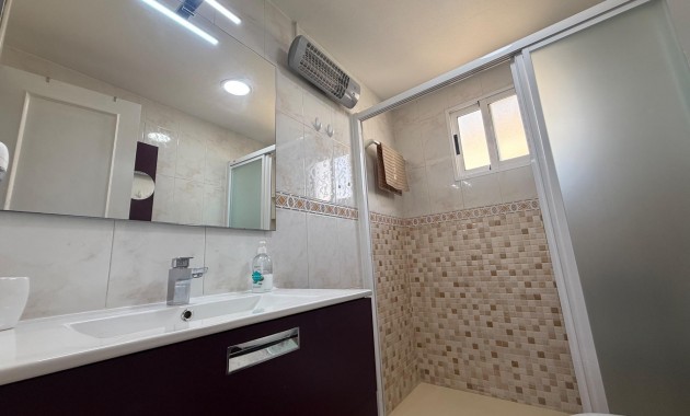 Venta - Apartamento / piso -
Torrevieja - Playa del cura