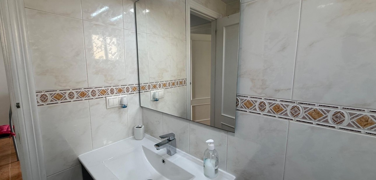Venta - Apartamento / piso -
Torrevieja - Playa del cura