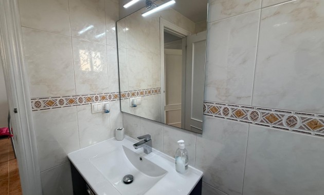 Venta - Apartamento / piso -
Torrevieja - Playa del cura