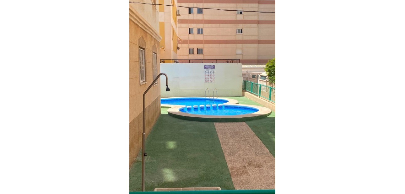 Venta - Apartamento / piso -
Torrevieja - Playa del cura