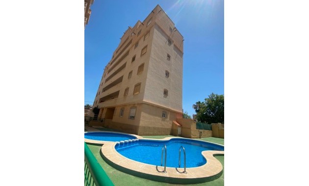 Venta - Apartamento / piso -
Torrevieja - Playa del cura