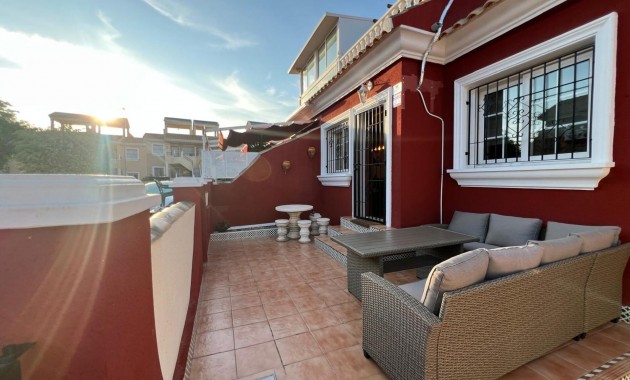 Venta - Villa -
Torrevieja - Los Frutales