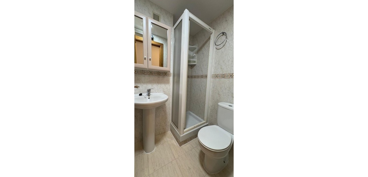 Venta - Apartamento / piso -
Guardamar del Segura - Pueblo