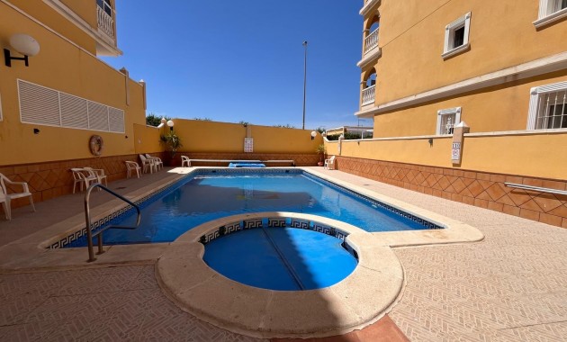 Venta - Apartamento / piso -
Algorfa - Pueblo