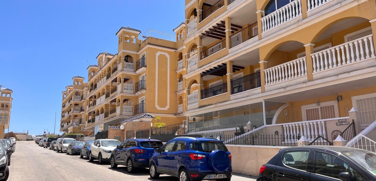 Venta - Apartamento / piso -
Algorfa - Pueblo