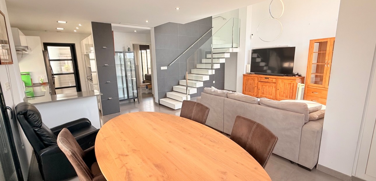 Venta - Villa -
Ciudad Quesada - Pueblo Bravo