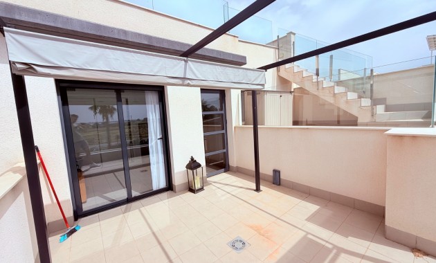 Venta - Villa -
Ciudad Quesada - Pueblo Bravo
