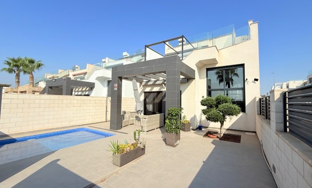 Venta - Villa -
Ciudad Quesada - Pueblo Bravo