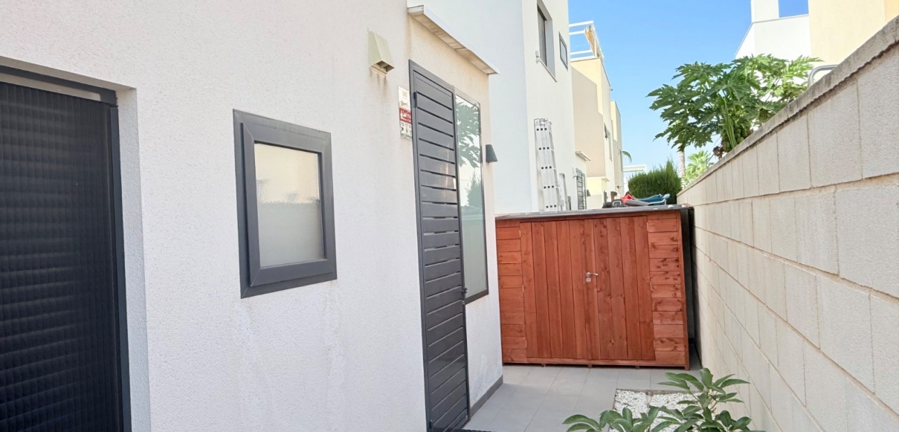 Venta - Villa -
Ciudad Quesada - Pueblo Bravo
