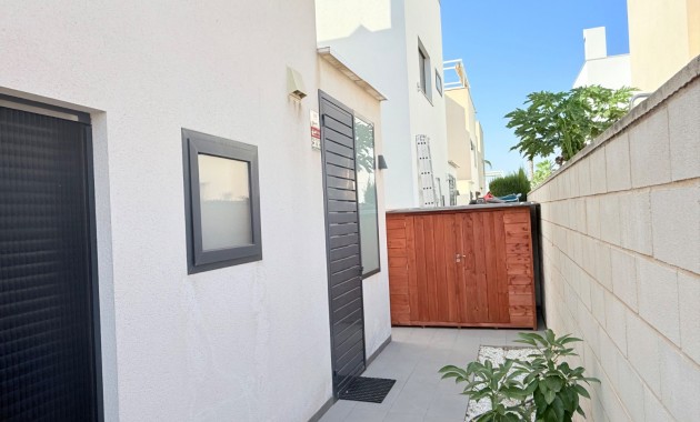 Venta - Villa -
Ciudad Quesada - Pueblo Bravo