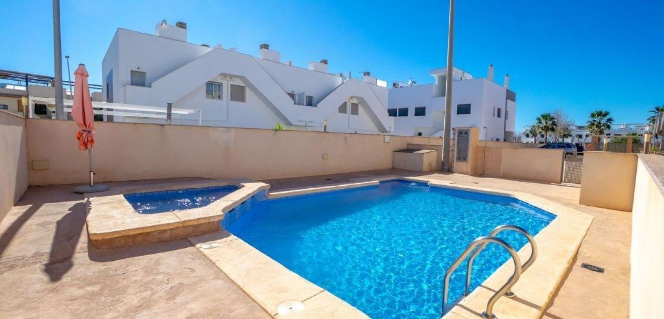 Venta - Ático -
Pilar de la Horadada - Torre de la Horadada