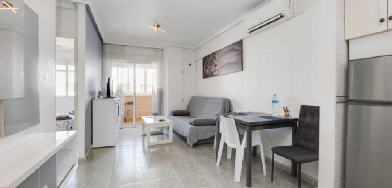 Venta - Apartamento / piso -
Torrevieja - Playa del cura