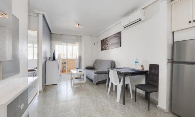 Venta - Apartamento / piso -
Torrevieja - Playa del cura