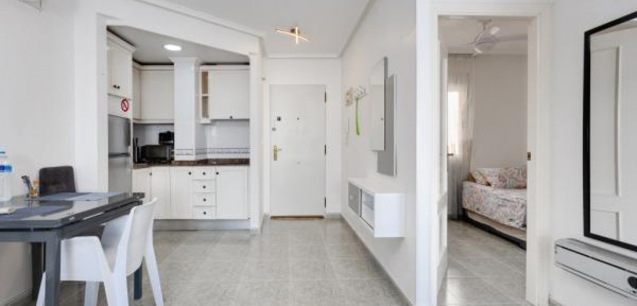 Venta - Apartamento / piso -
Torrevieja - Playa del cura