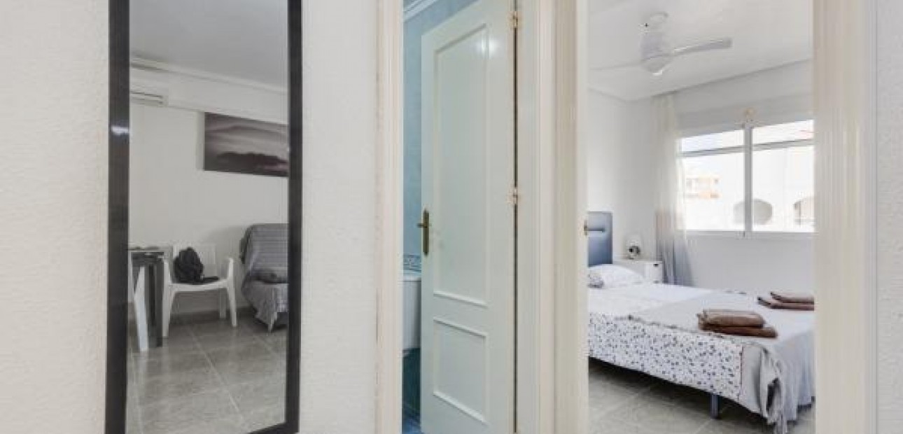 Venta - Apartamento / piso -
Torrevieja - Playa del cura