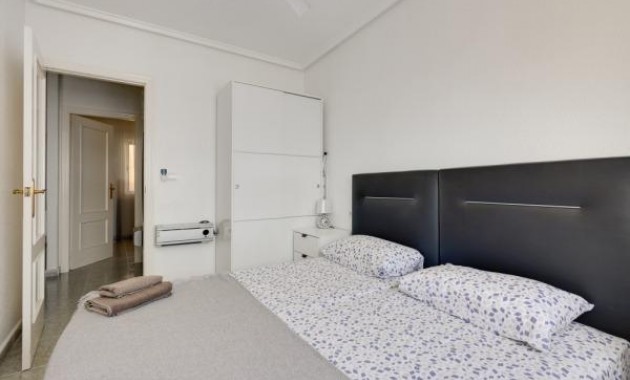 Venta - Apartamento / piso -
Torrevieja - Playa del cura
