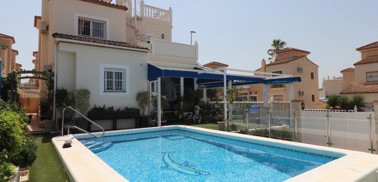 Herverkoop - Detached Villa -
Algorfa - Montebello
