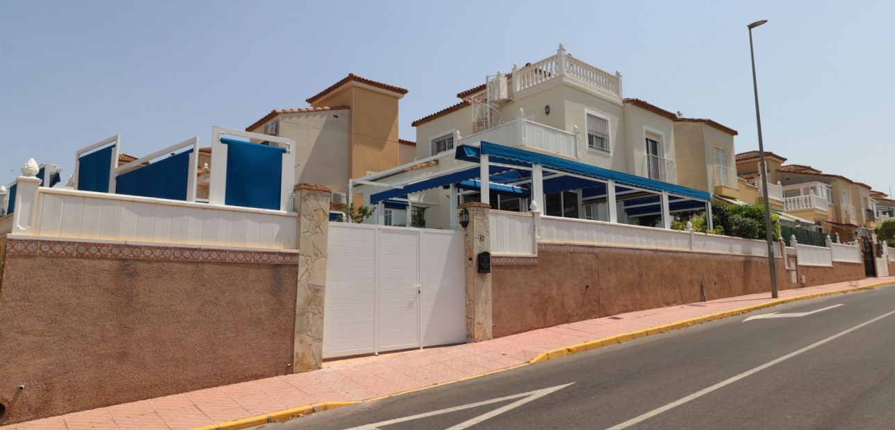 Herverkoop - Detached Villa -
Algorfa - Montebello