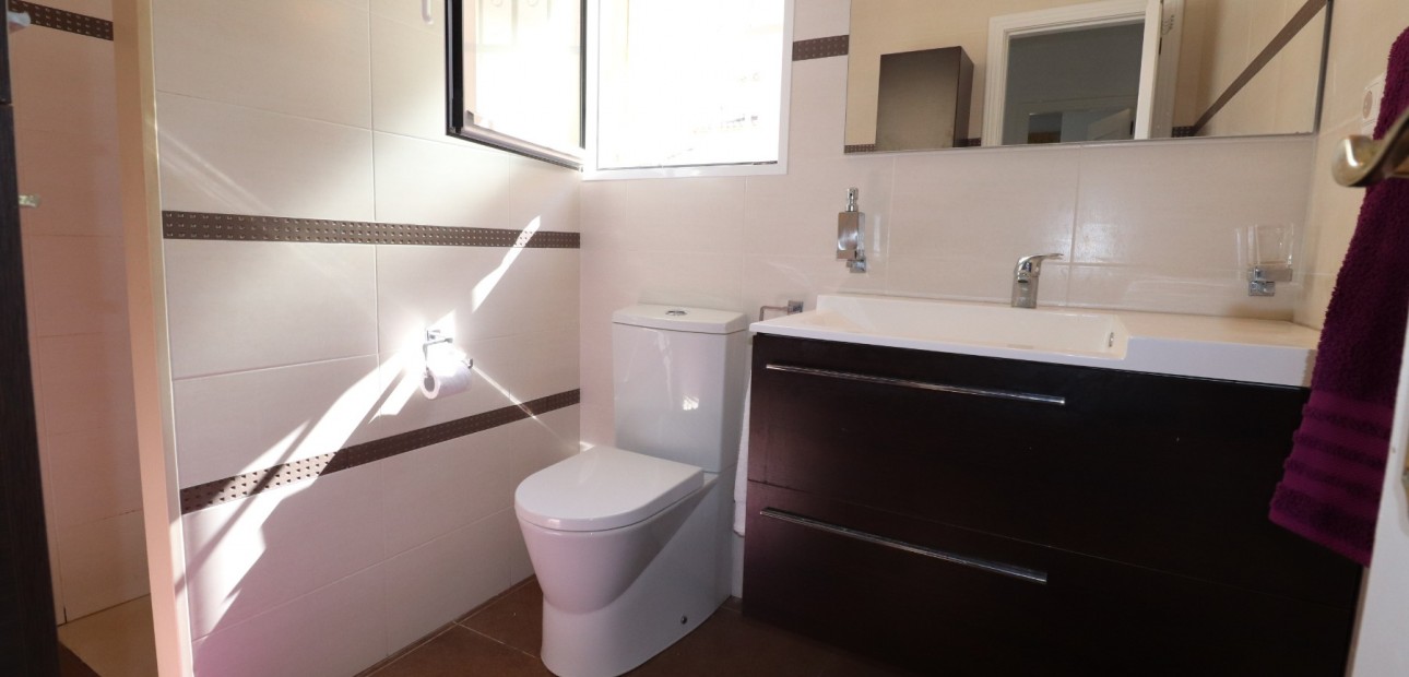 Herverkoop - Detached Villa -
Algorfa - Montebello