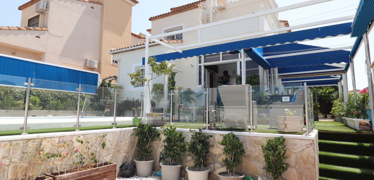 Herverkoop - Detached Villa -
Algorfa - Montebello