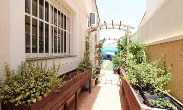 Herverkoop - Detached Villa -
Algorfa - Montebello